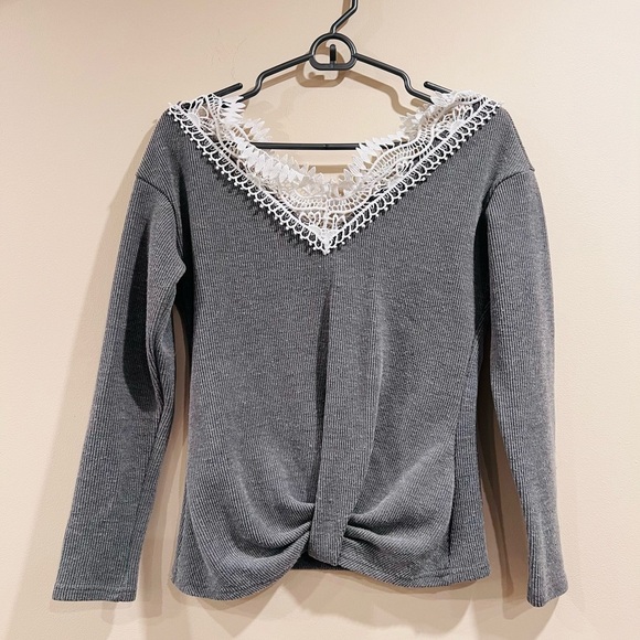 🔥Gray Blouse🔥 - Picture 1 of 6